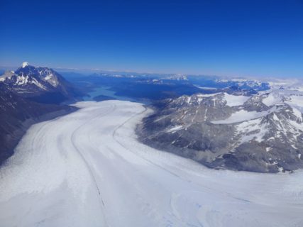 Zum Artikel "Video: Aus dem Polarflugzeug die Gletscher vermessen"