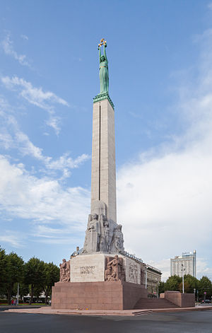 Monumento a la Libertad, Riga, Letonia, 2012-08-07, DD 10.JPG