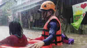 Powerful typhoon hits Philippines, nearly 100,000 evacuated