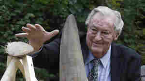 Famed fossil hunter and conservationist Richard Leakey dies at 77