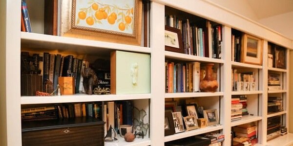 built-in wall bookshelves