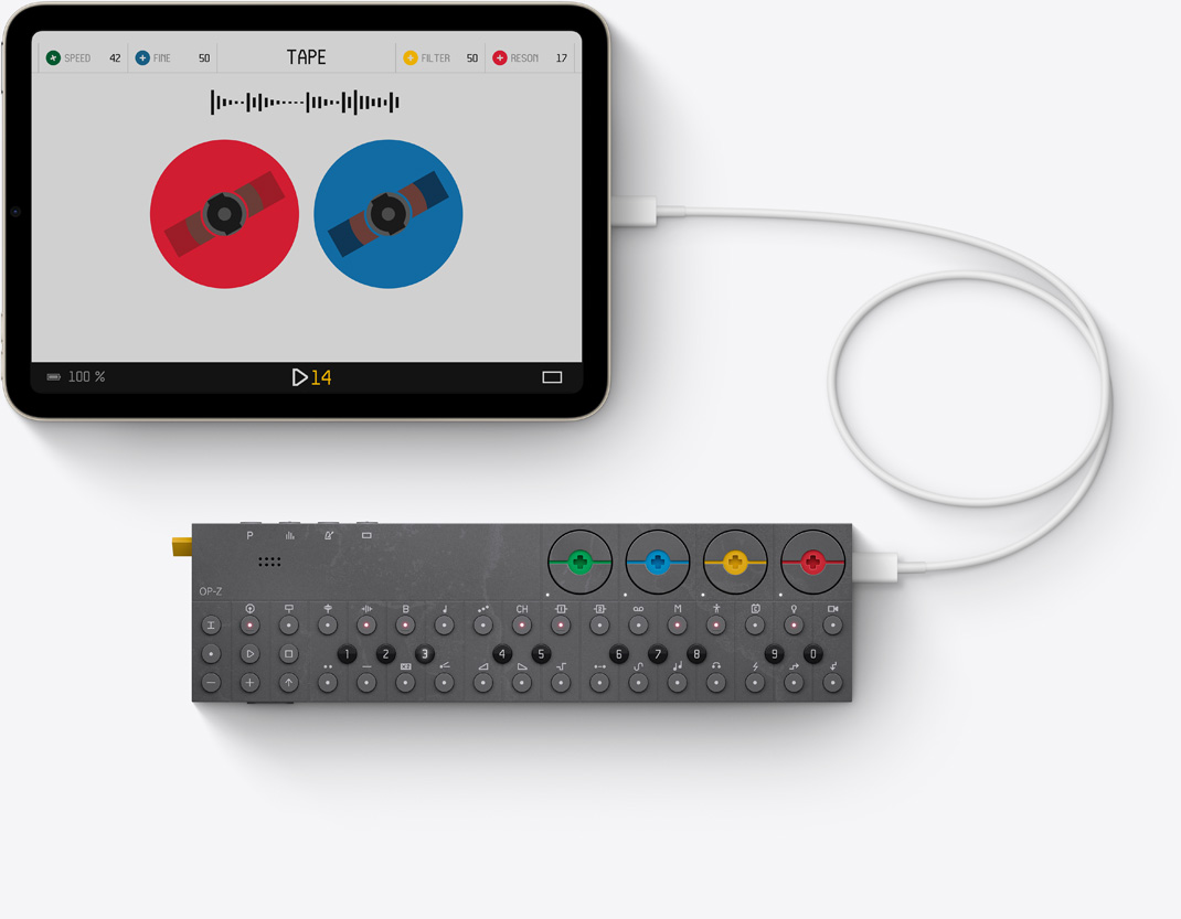 جهاز iPad mini يعرض تطبيق OPZ متصل بمنفذ Thunderbolt‏