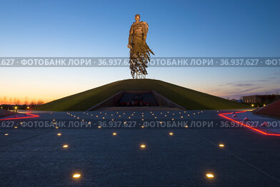 Мемориал посвященный советским солдатам погибшим в Великой Отечественной войне июльской ночью. Окрестности Ржева