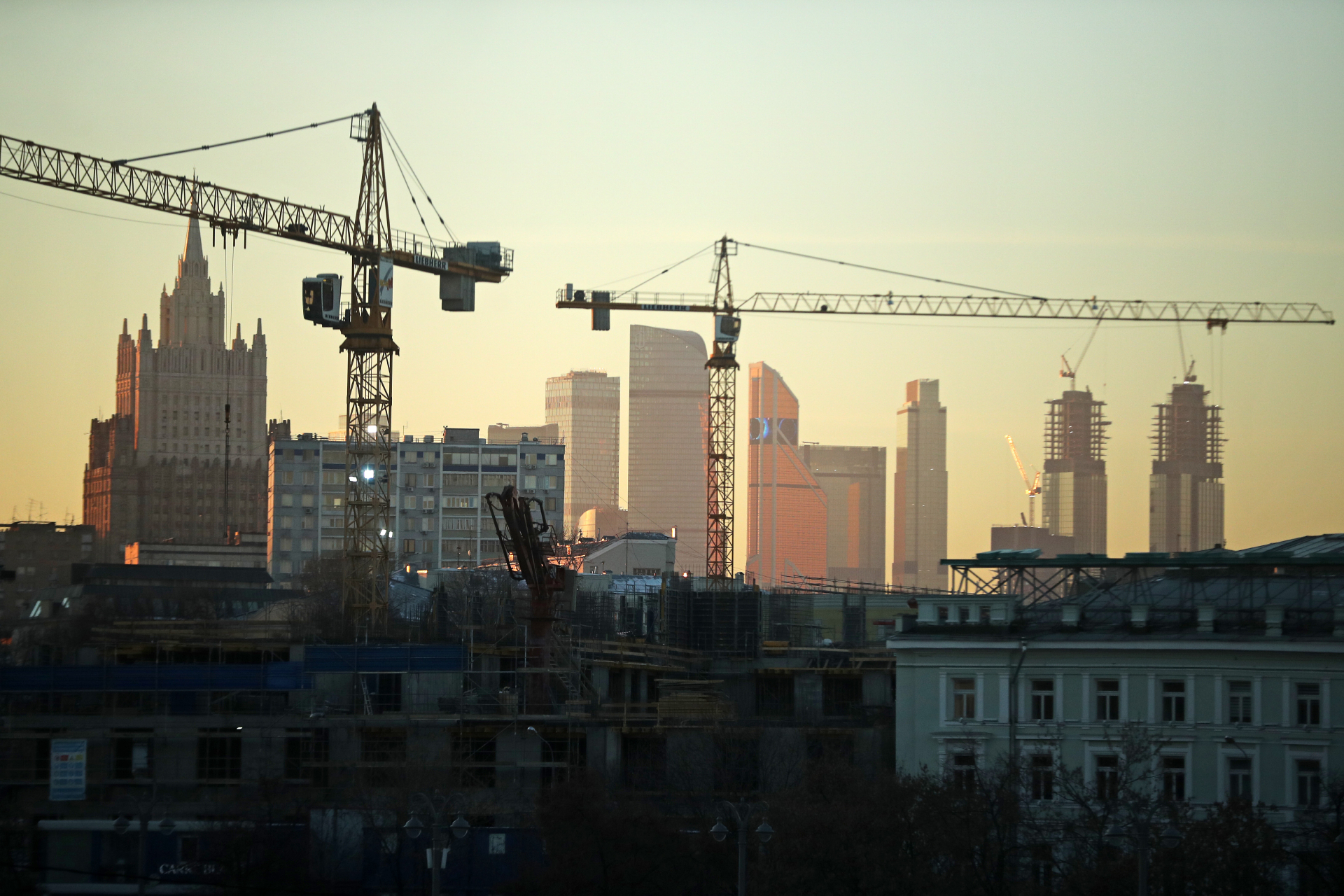 Среди регионов по доле инвестиций лидирует Москва, среди типов недвижимости &mdash; площадки под девелопмент