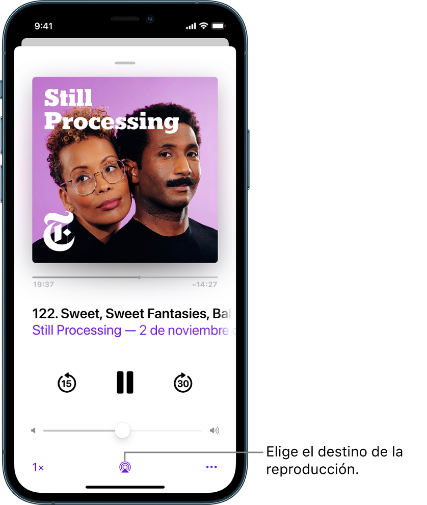 Los controles de reproducción de un podcast, incluyendo el botón “Destino de la reproducción” en la parte inferior de la pantalla.