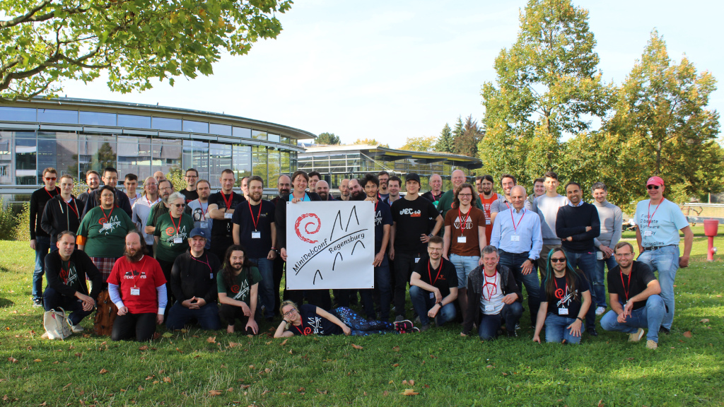 Foto coletiva da MiniDebConf em Regensburg 2021