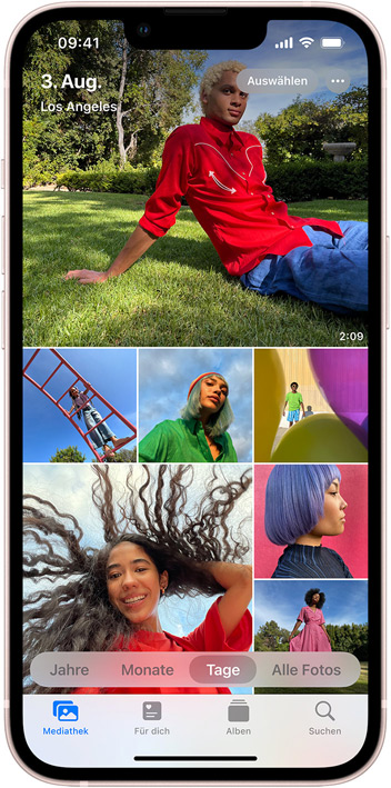 Geöffnete Fotos App auf dem iPhone, die die Foto­mediathek zeigt.
