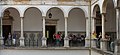 Coimbra-Universitaet-52-Innenhof-Studenten-2011-gje.jpg