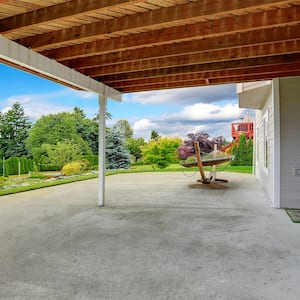 Walkout patio with concrete floor