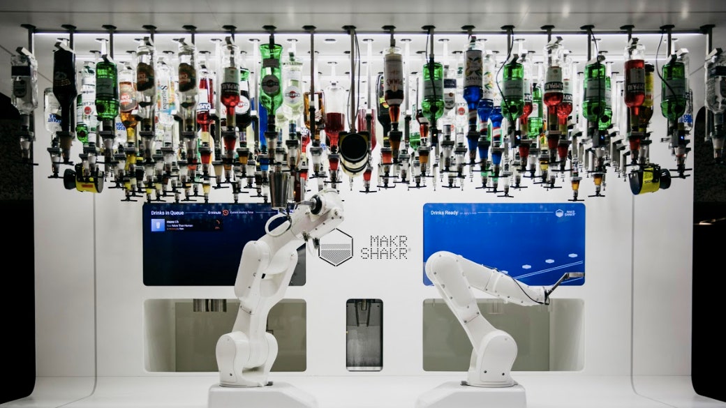 Il robot barman di Makr Shakr