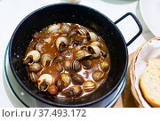 Dish of boiled snails closeup. Стоковое фото, фотограф Яков Филимонов / Фотобанк Лори