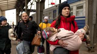 refugees arriving in Lviv