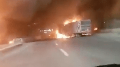 fotos-videos-nuevo-laredo-tamaulipas-bloqueos-incendios-balacera-puente-frontera-1