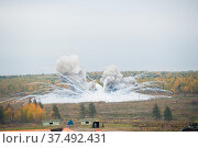 Explosion of a thermite bomb of Buratino launcher (2013 год). Редакционное фото, фотограф Сергей Буторин / Фотобанк Лори