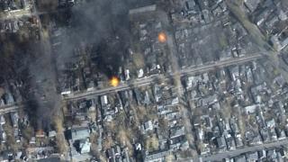 Maxar colour infrared satellite view of fires burning near Fontanna Street in eastern Mariupol, Ukraine. 14 March