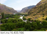 Долина горной реки Мтквари (Кура). Место впадения реки Паравани. Кавказские горы. Грузия. Стоковое фото, фотограф Евгений Ткачёв / Фотобанк Лори