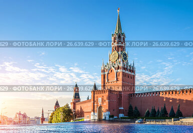 Москва. Спасская башня Кремля. The Spasskaya Tower of the Kremlin