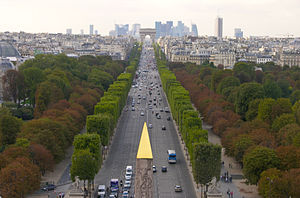 Champs-Elysées, vue de la Concorde à l'Etoile.jpg