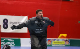 Radost Martina Beneše chvíli poté, co jeho tým ovládl nájezdy v šestém duelu s Bohemians. Foto: ACEMA Sparta Praha