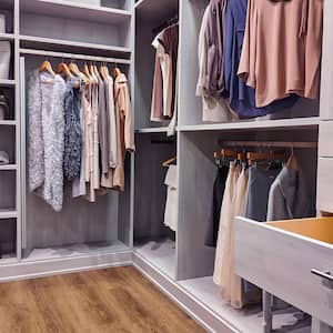 Well organized modern walk in closet