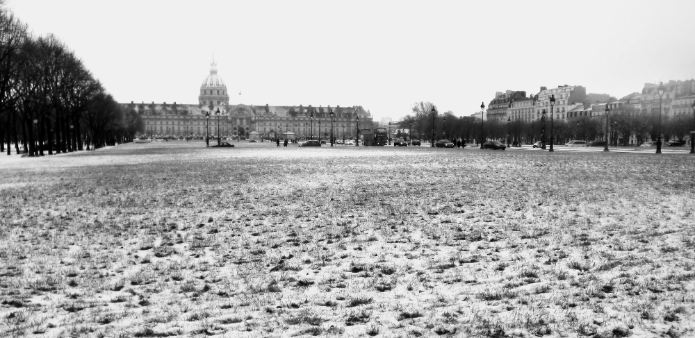 Vue de l'hôtel des Invalides depuis le côté Seine, sous la neige