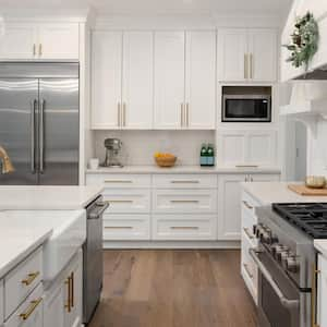 A beautiful kitchen in new luxury home