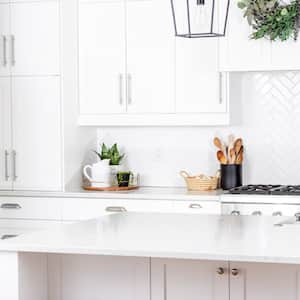 Two layer of kitchen cabinets in a modern kitchen