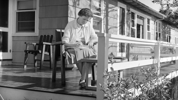 How Rachel Carson Alerted the World to Environmental Peril