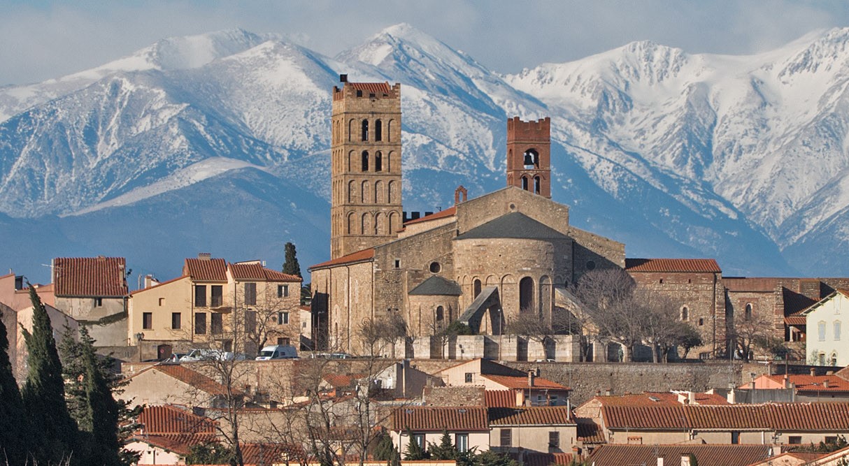 Elne Canigou 2015 (cropped).jpg