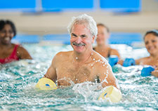 Veterans aim to keep minds sharp by taking a dip in the pool