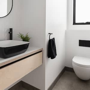 black and white modern bathroom   