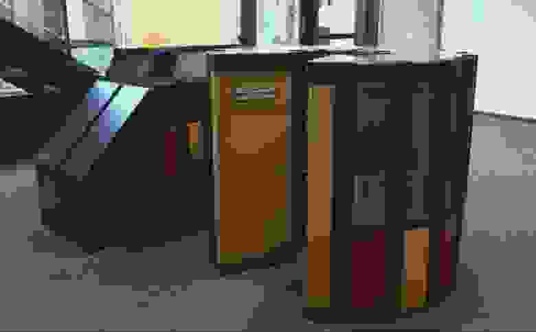 Компьютер Cray-2 из музея в Швейцарии. Фото: скриншот телемоста из трансляции музея Яндекса