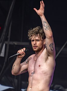 Tom Grennan (2021).jpg