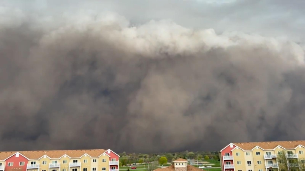 Tormenta de polvo envuelve a Dakota del Sur