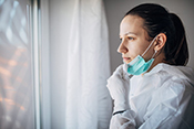 Infectious disease specialist consultation improves long-term <em>S. aureus</em> outcomes - Photo: ©iStock/South_agency