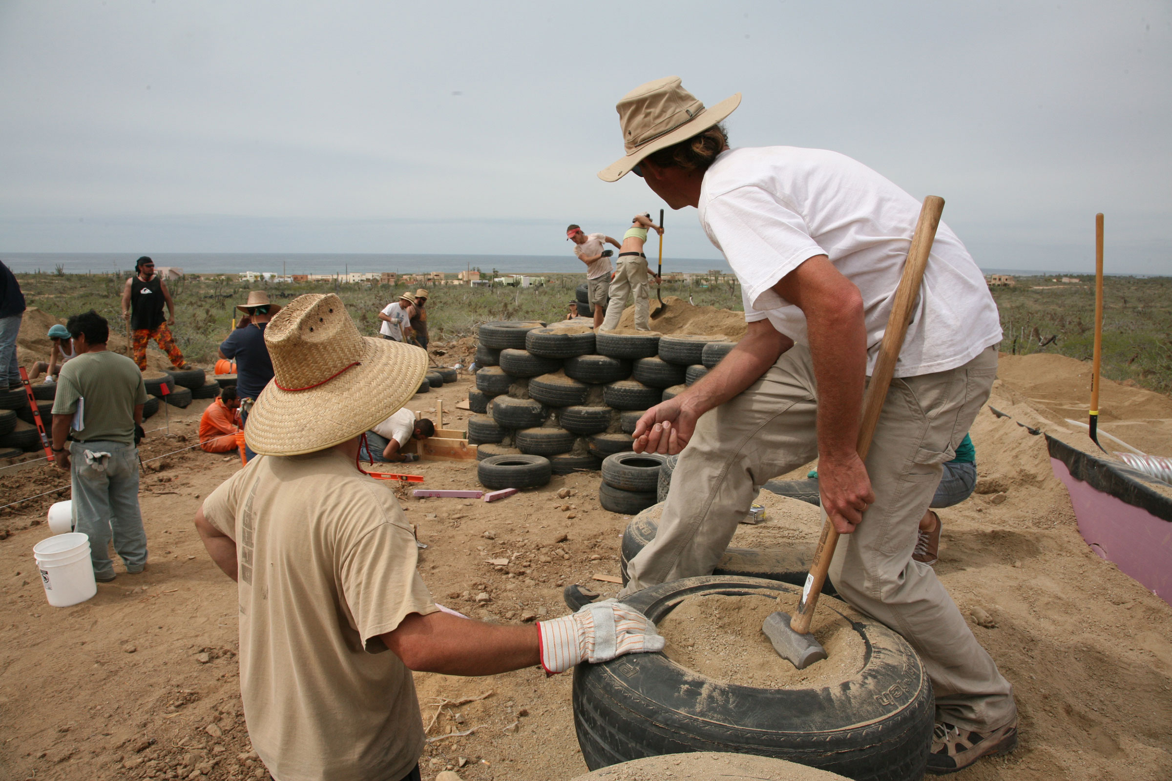 earthship-biotecture-construction