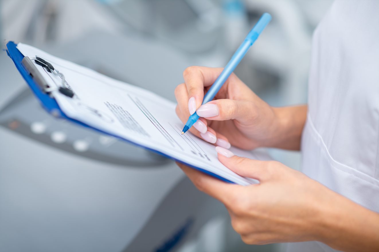 Medical record notes often inaccurate - Photo: ?iStock/Zinkevych