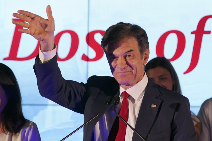 Mehmet Oz, a Republican candidate for U.S. Senate in Pennsylvania, waves to supporters.