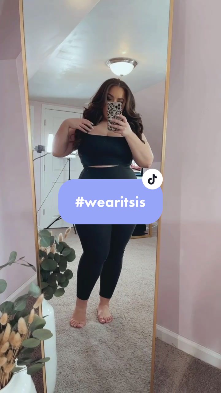 Welcome to the corner of the internet that wants you to FLAUNT it, ALL OF IT 🙌🏼❤️ #bodypositivity #wearitsis #curvyfashion #curvyfashionblogger