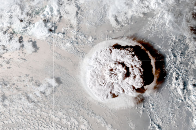 <p>The Hunga Tonga-Hunga Ha’apai submarine volcano erupts on 15 January, 2022</p>