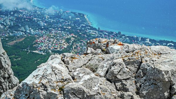 Вид на Ялту и Черное море с горы Ай-Петри