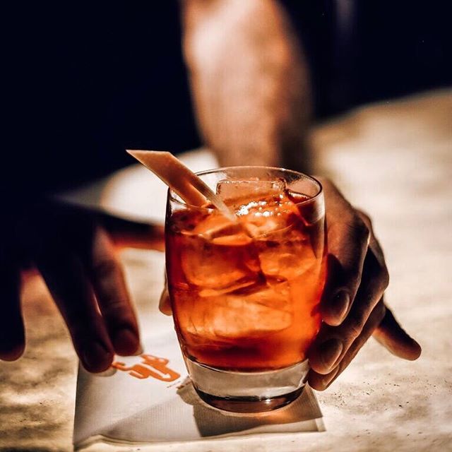 Sexta de novo, j&aacute;?
#SubAstor #50BestBars #Friday #TGIF #Sexta #Cocktails #Bar #Mixology #Cl&aacute;ssico #Worlds50BestBars