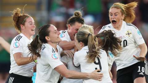 Northern Ireland celebrate Marissa Callaghan's goal