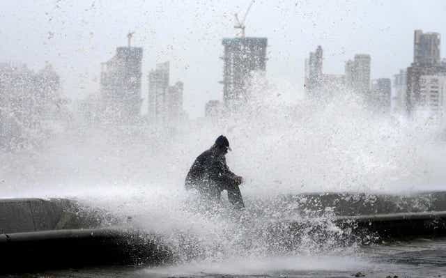 <p>High tide waves on the Arabian Sea coast during monsoon rains in Mumbai</p>