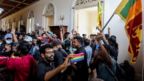 Crowd of protesters in Colombo presidential residence, 9 Jul 22