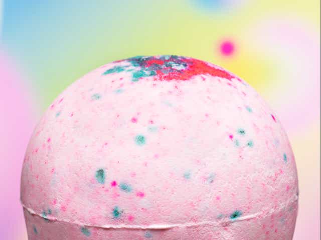 <p>A Lush bath bomb</p>