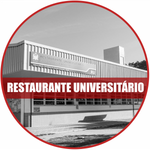 Restaurante universitário: Imagem em preto e branco da fachada do restaurante universitário do campus de Florianópolis.