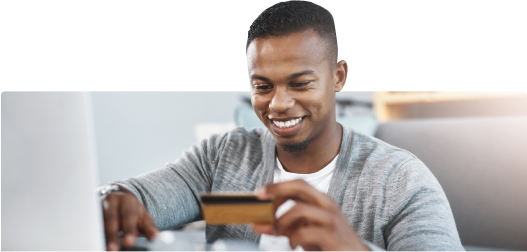 Man purchasing online using his credit card