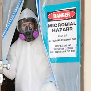 mold remediation contractor secures home