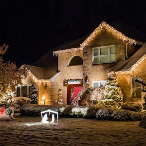 A beautifully decorated with Christmas lights house